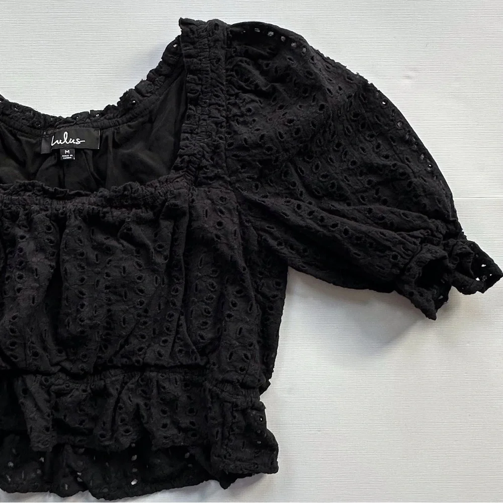 Lulu’s black‎ eyelit 3/4 sleeve crop top blouse juniors medium